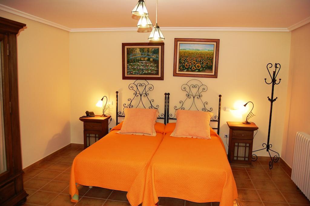 Hotel El Cortijo De Daimiel Room photo